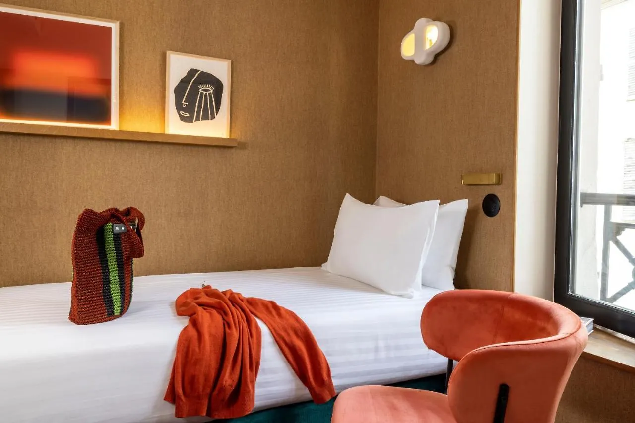Hotel Ernest Paris 3*,